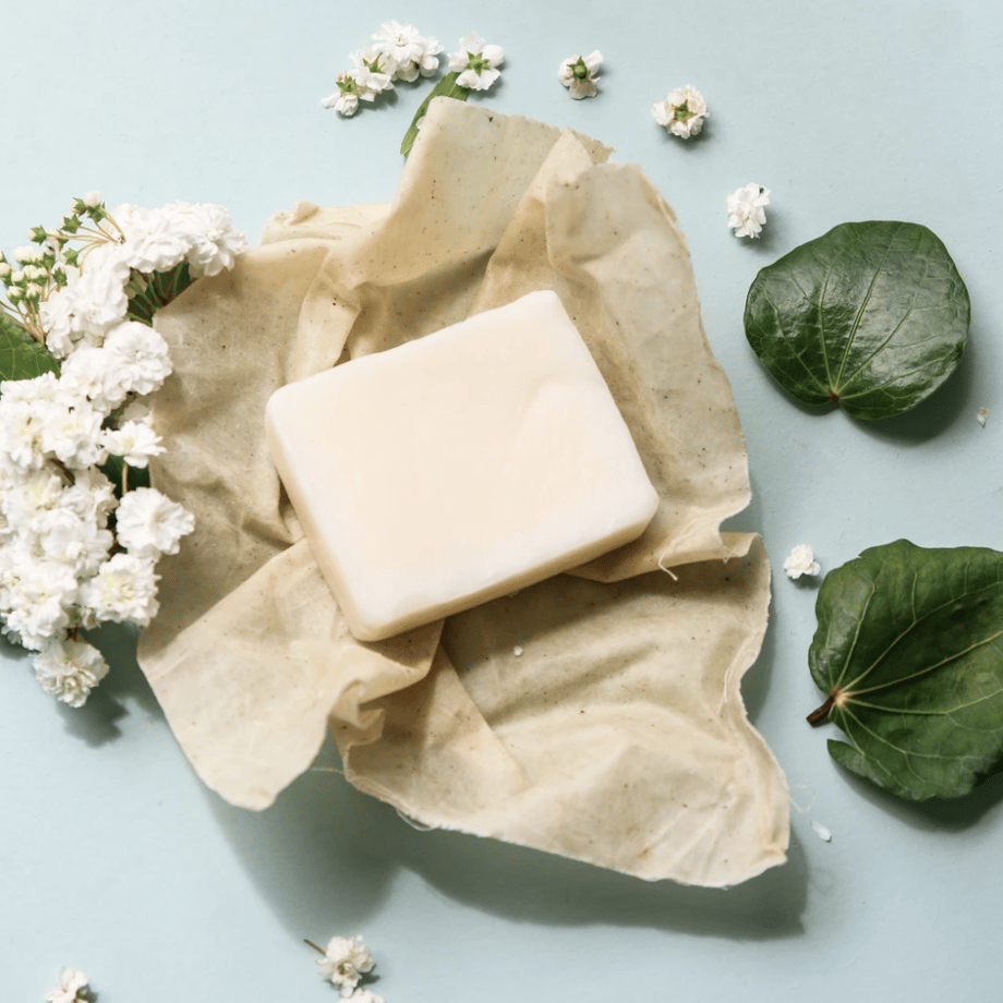 [Frankie APOTHECARY] Vanilla &amp; Kawakawa Conditioner Bar